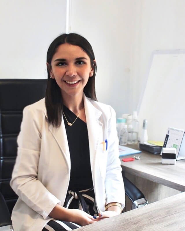 Dra. Paola López - Reumatóloga